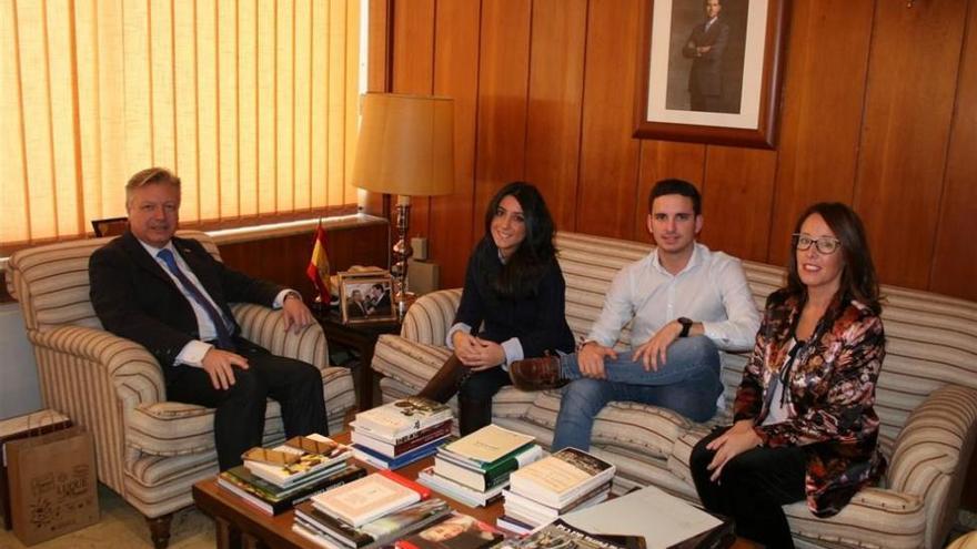 Primo Jurado recibe a representantes del Consejo de Estudiantes de la UCO