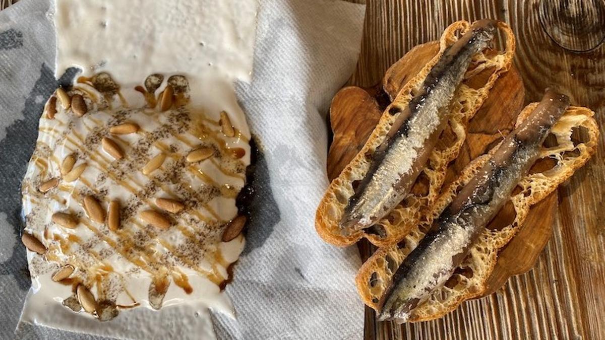 Anchoas de L'Escala con falso mató, del restauante Compartir, en Cadaqués