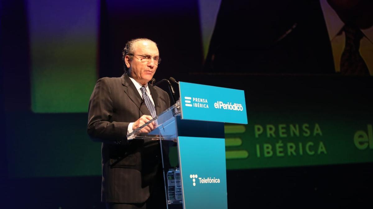 Javier Moll, presidente de Prensa Ibérica, durante su discurso de ayer en el escenario del Palacio de Congresos.