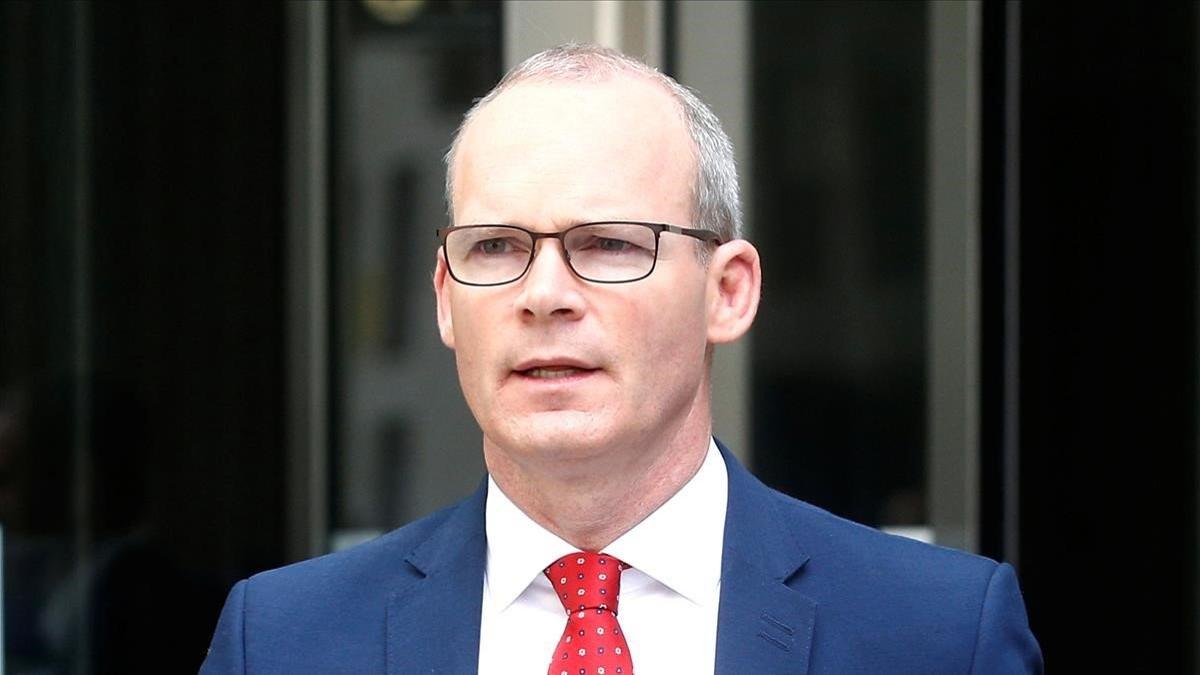 ministro de exteriores de irlanda, simon coveney y johnson y brexit