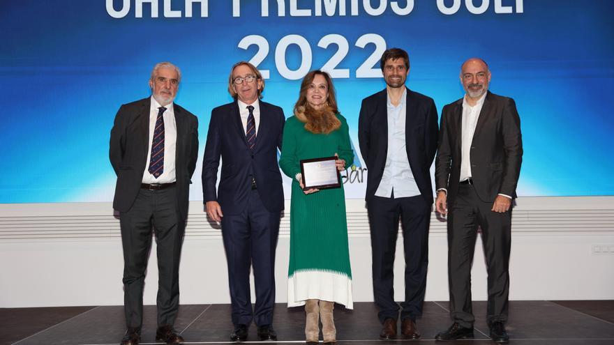 El premio a Domingo Medina lo ha recogido su hija, Elena