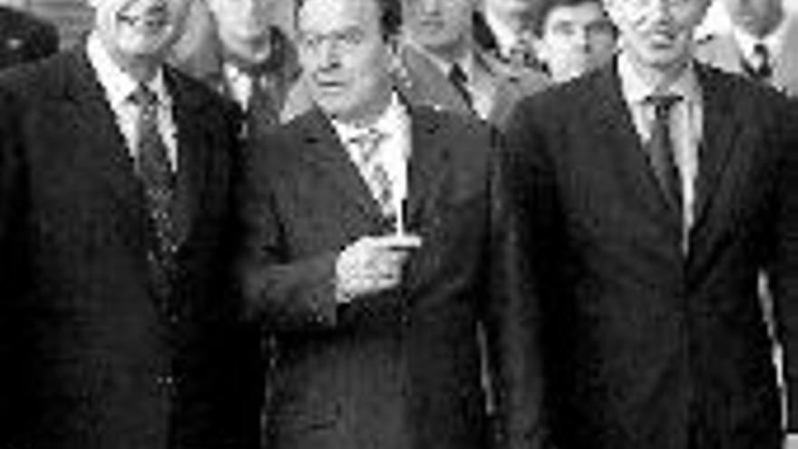 Chirac, Schröder y Blair pactan la reforma económica para la UE