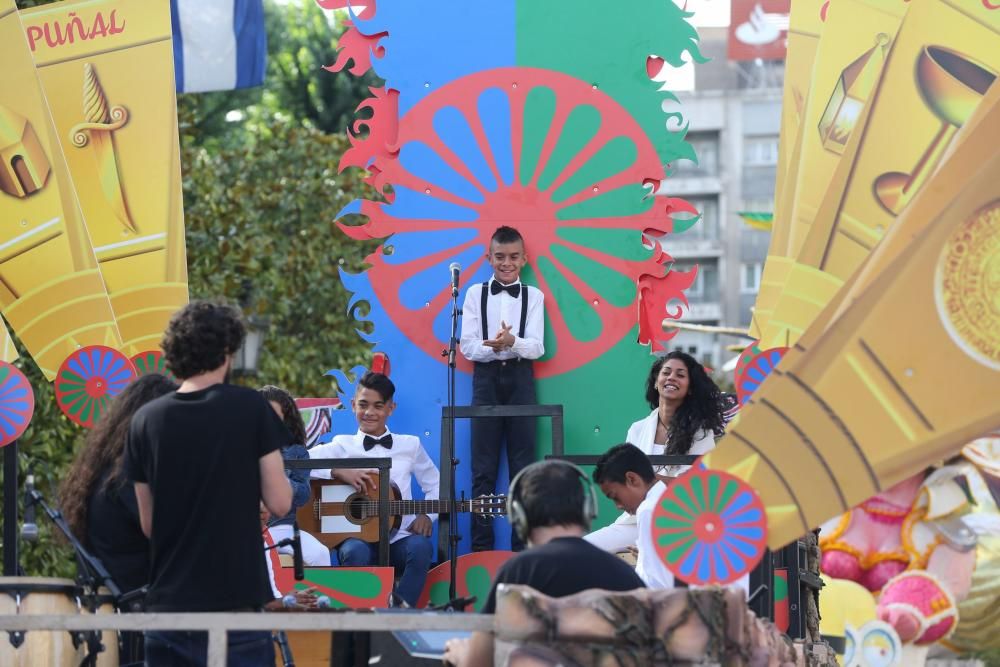 Desfile del Día de América en Asturias dentro de las fiestas de San Mateo de Oviedo