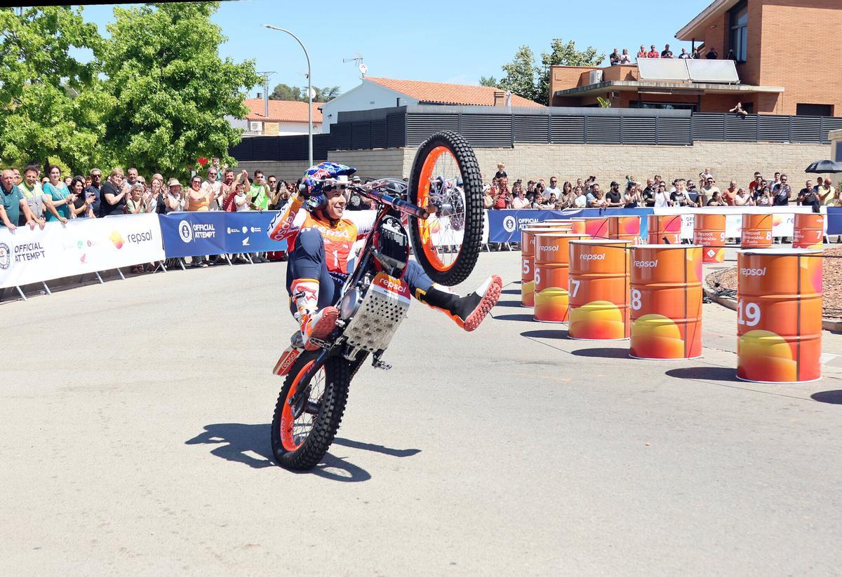 Totes les fotos de Toni Bou establint un nou Rècord Guinness a la seva rotonda de Piera