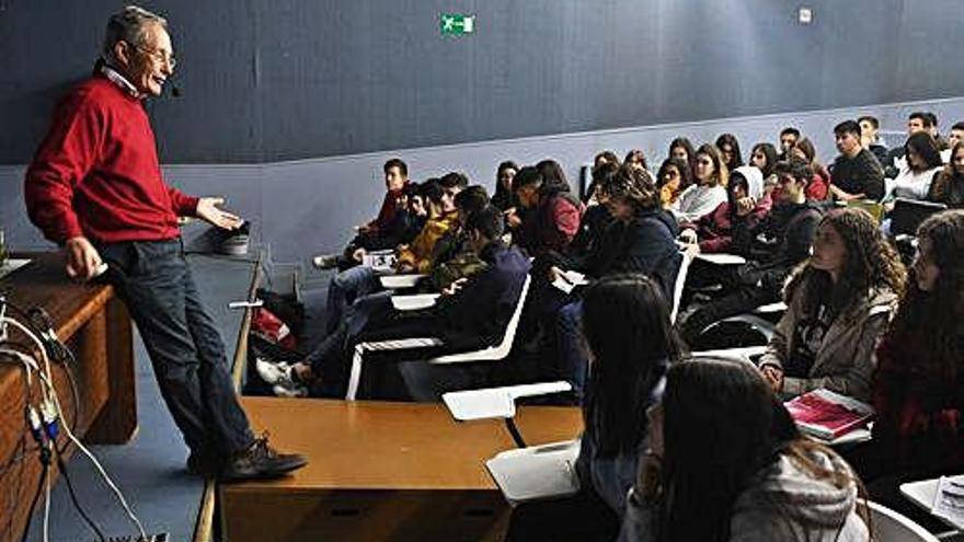 Ángel Carracedo, en el IES Rafael Dieste