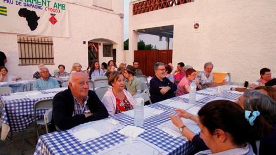 Sopar solidari de la parròquia Sagrada Família per a Sant Pau  de Dapaong