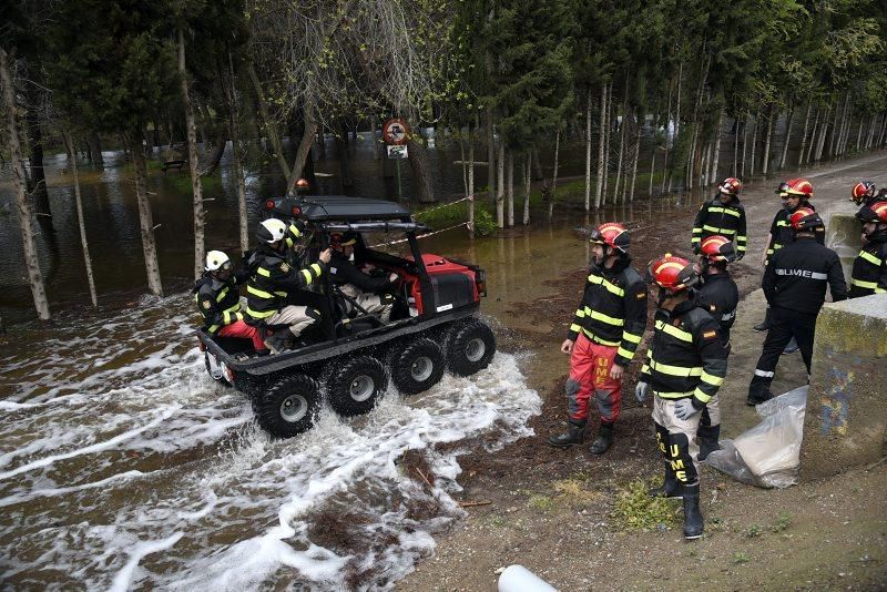 Impresionantes imágenes de la crecida del rio en Gelsa, Pinta y Quinto de Ebro