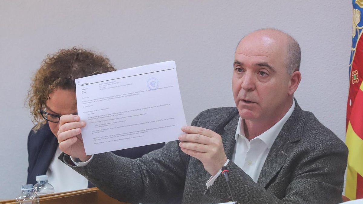 The director of the Legal Services of the Torrevieja City Council, Jesús López, when he served as accumulated auditor, during a plenary session The director of the Legal Services of the Torrevieja City Council, Jesús López, when he served as accumulated auditor, during a plenary session