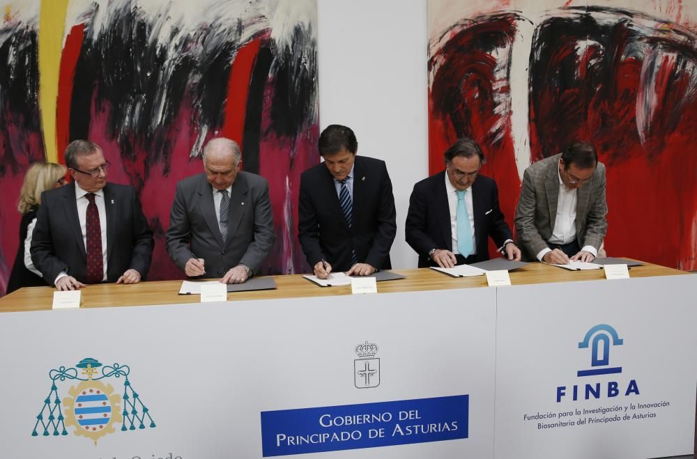 Firma del convenio para la creación del Instituto de Investigación Sanitaria del Principado de Asturias.