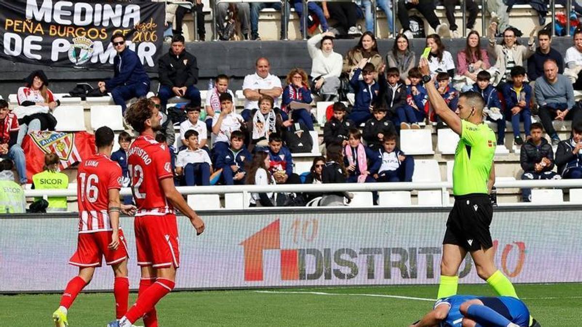 Lax Franco, en un lance del Burgos-Almería.