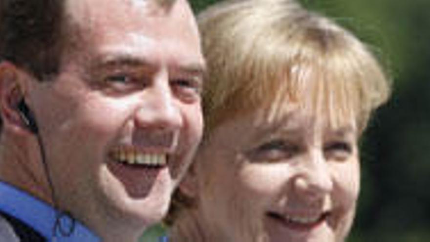 Medvedev y Merkel, en Meseberg (Alemania).