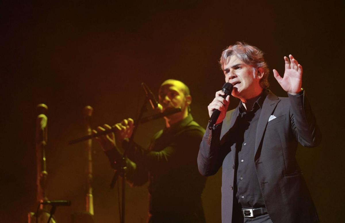 Nando Agüeros durante un concierto. | LNE