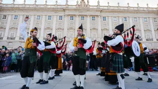 San Patricio llega a Madrid: gran desfile de gaiteros, música irlandesa en el Metro y mucha cerveza negra