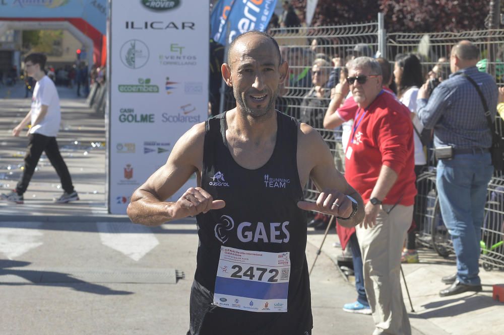 Hassane Ahouchar logra su cuarta victoria en el Medio Maratón de Elche