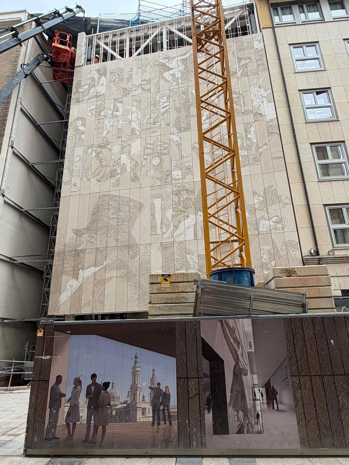 Fase final del montaje de las 126 piezas de granito con grabados de «Los Caprichos» de Goya elaboradas por Godoy Maceira.