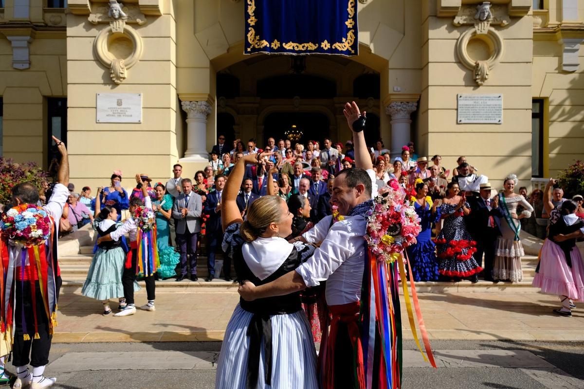 Romería al Santuario de la Victoria, frente al Ayuntamiento de Málaga en 2023.