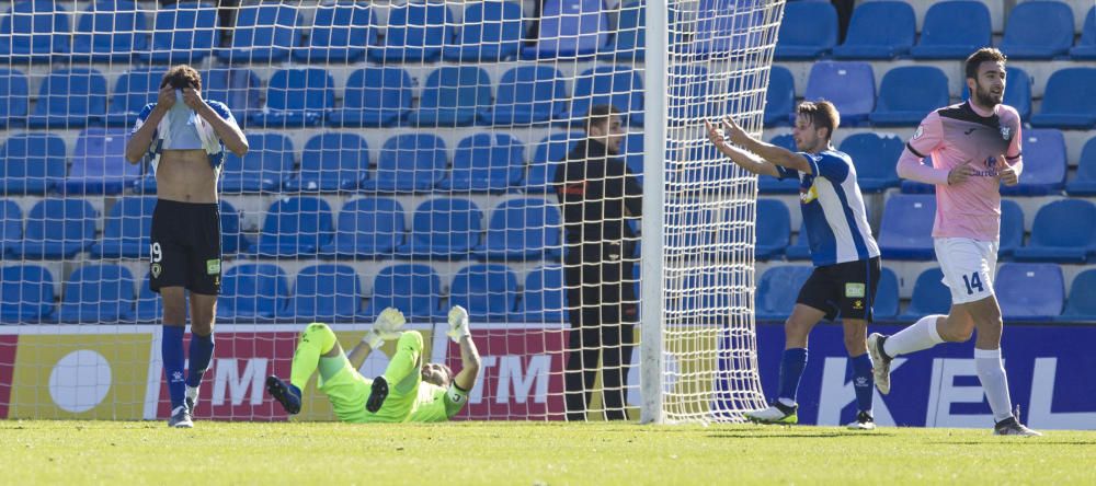 El Hércules desperdicia la ocasión y no pasa del empate ante el AE Prat.