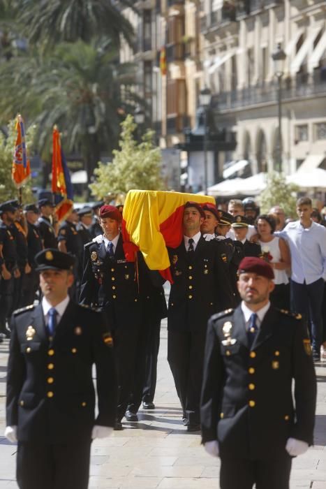Funeral en la Catedral por el policía asesinado en València