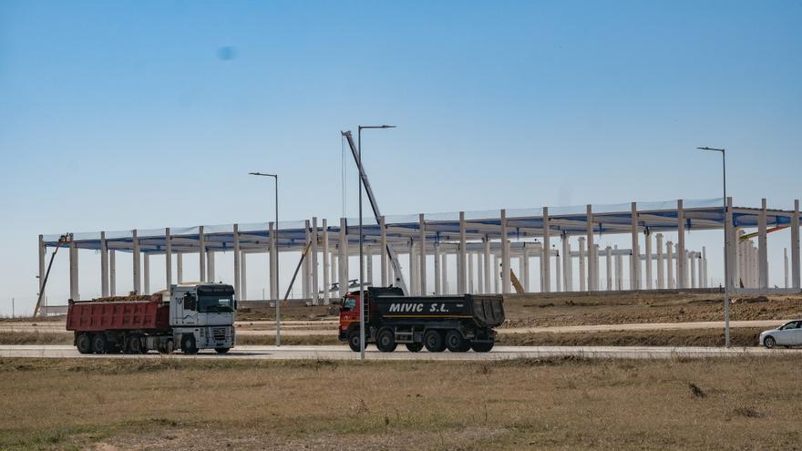 Adjudican las obras de las dos próximas etapas de la plataforma logística de Badajoz