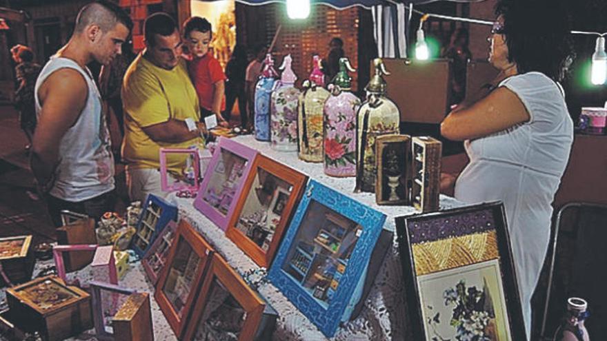 Imagen de una anterior ediciÃ³n de la feria artesana nocturna de Sant Jaume.