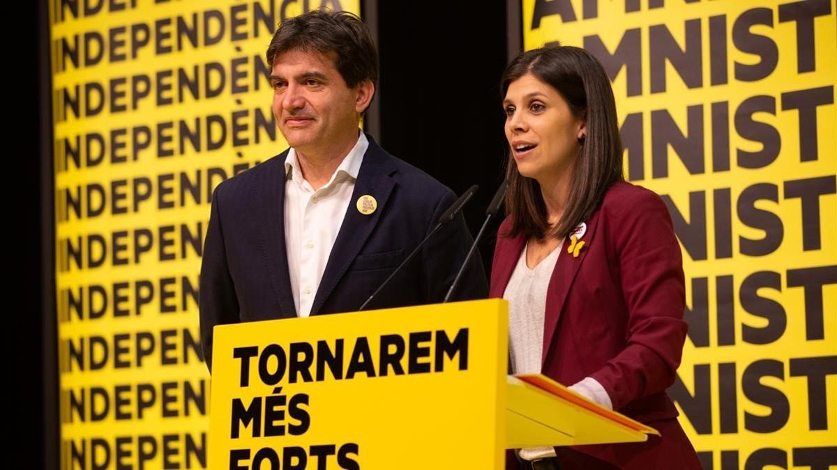 Sergi Sabrià y Marta Vilalta, en la comparecencia de ERC  durante la noche electoral.