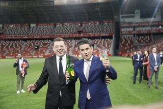 El culín de sidra del nuevo dueño del Sporting para celebrar la compra del club