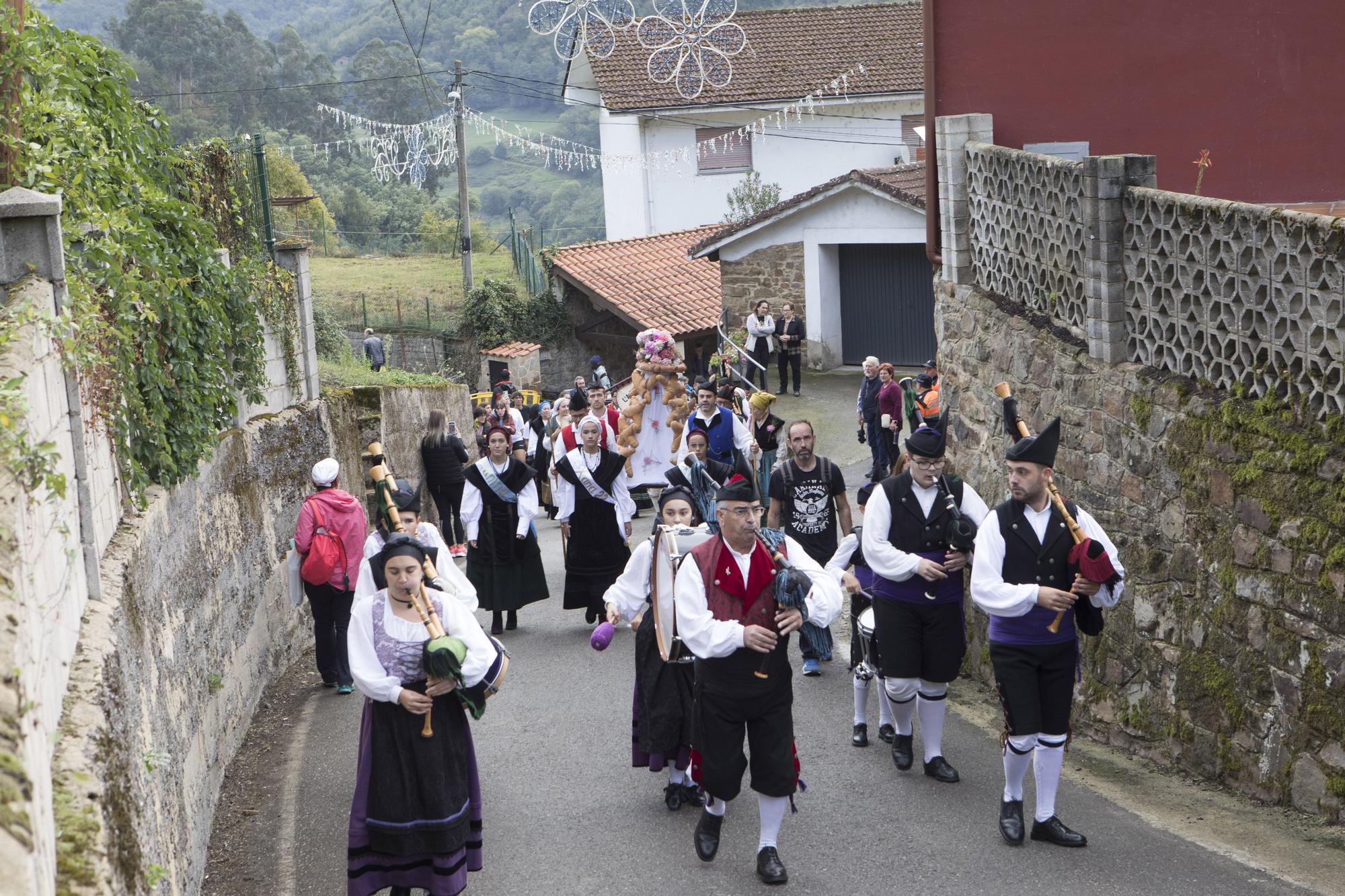 La romería de Los Mártires vuelve a Mieres