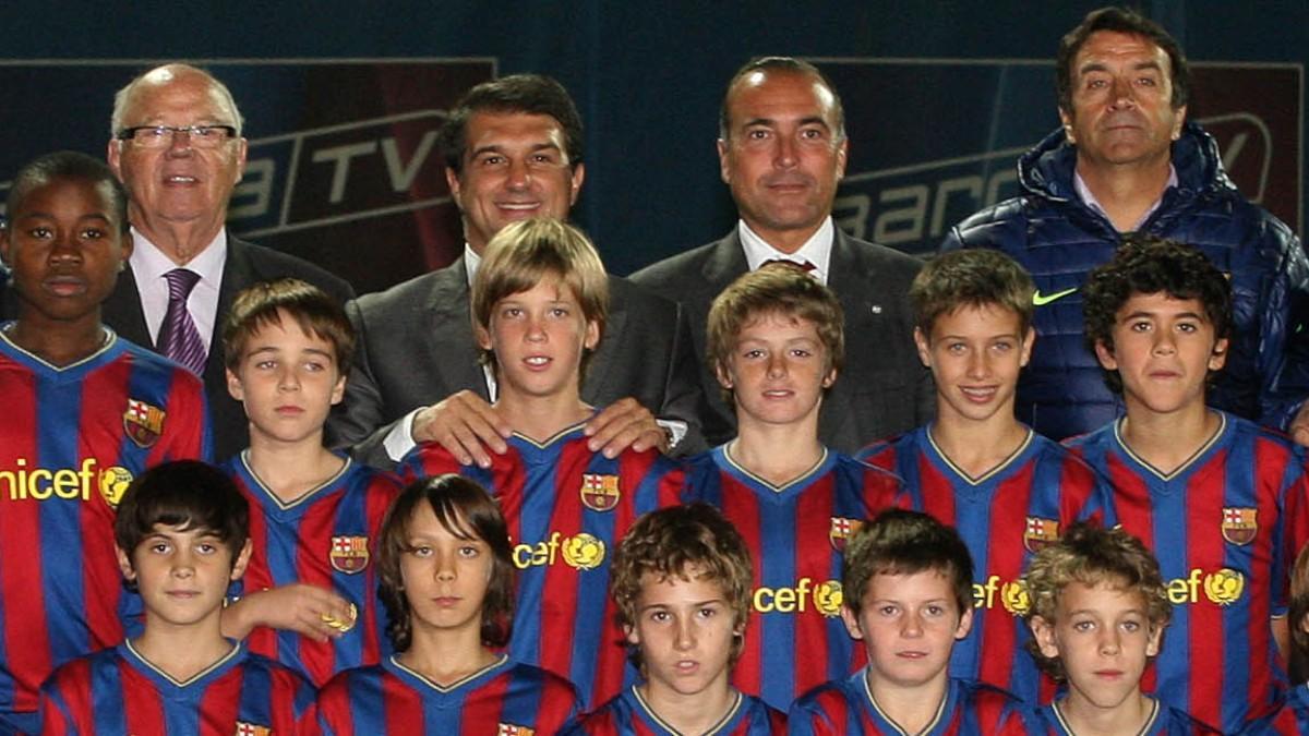 Joan Laporta sonrié junto a un Dani Olmo quw pertenecía al Alevín A blaugrana