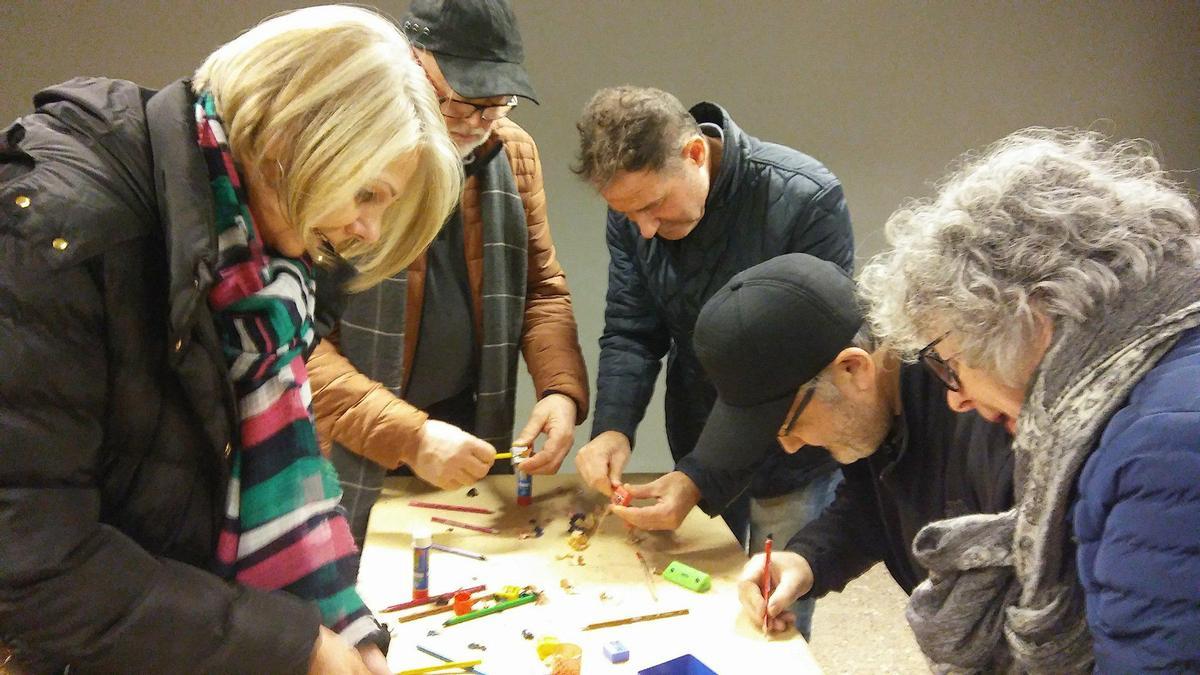 Els participants poden formar part de l&#039;exposició escrivint els seus desitjos