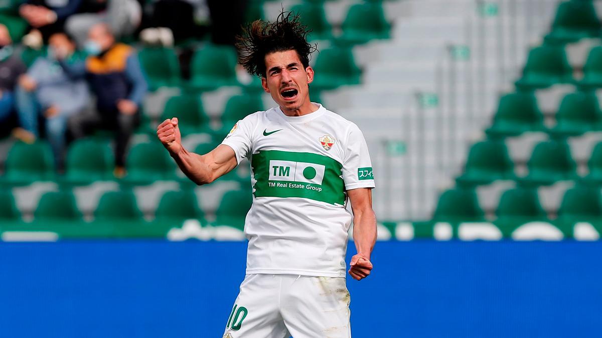 Pere Milla muestra su alegría tras marcar el gol del empate (1-1) durante el partido Elche-Alavés