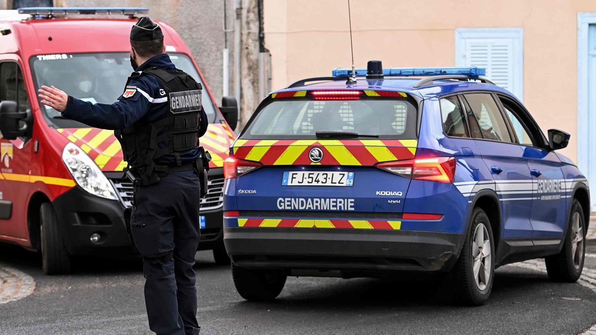 Un agent de la policia francesa
