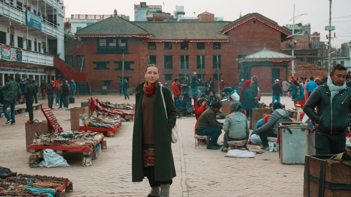 Estefanía Morales, en una plaza de Katmandú (Nepal).