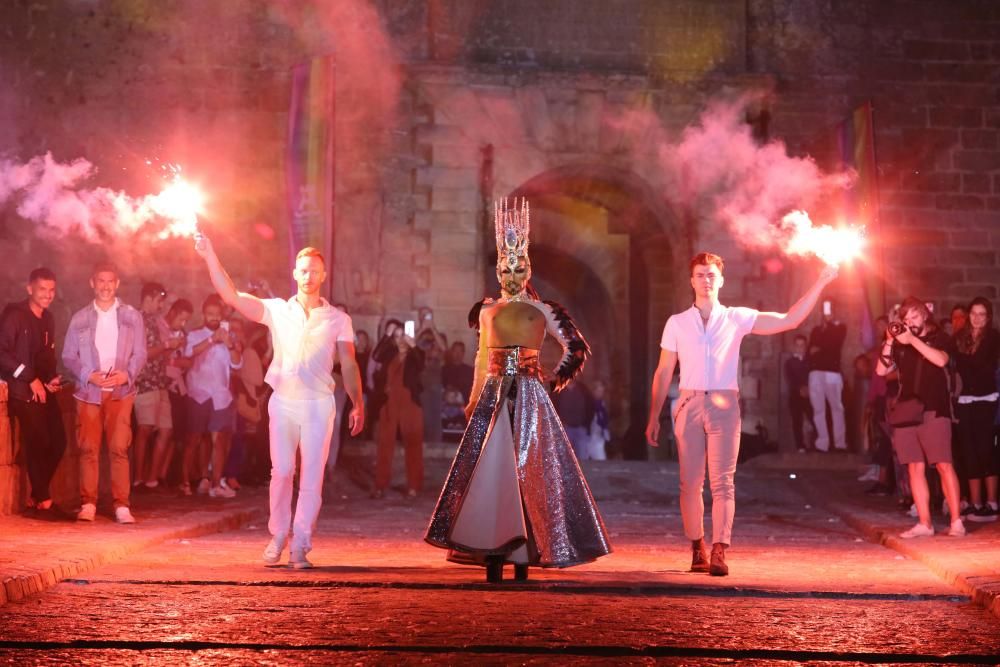 El acto inaugural del Ibiza Gay Pride tuvo lugar ayer frente al Mercat Vell