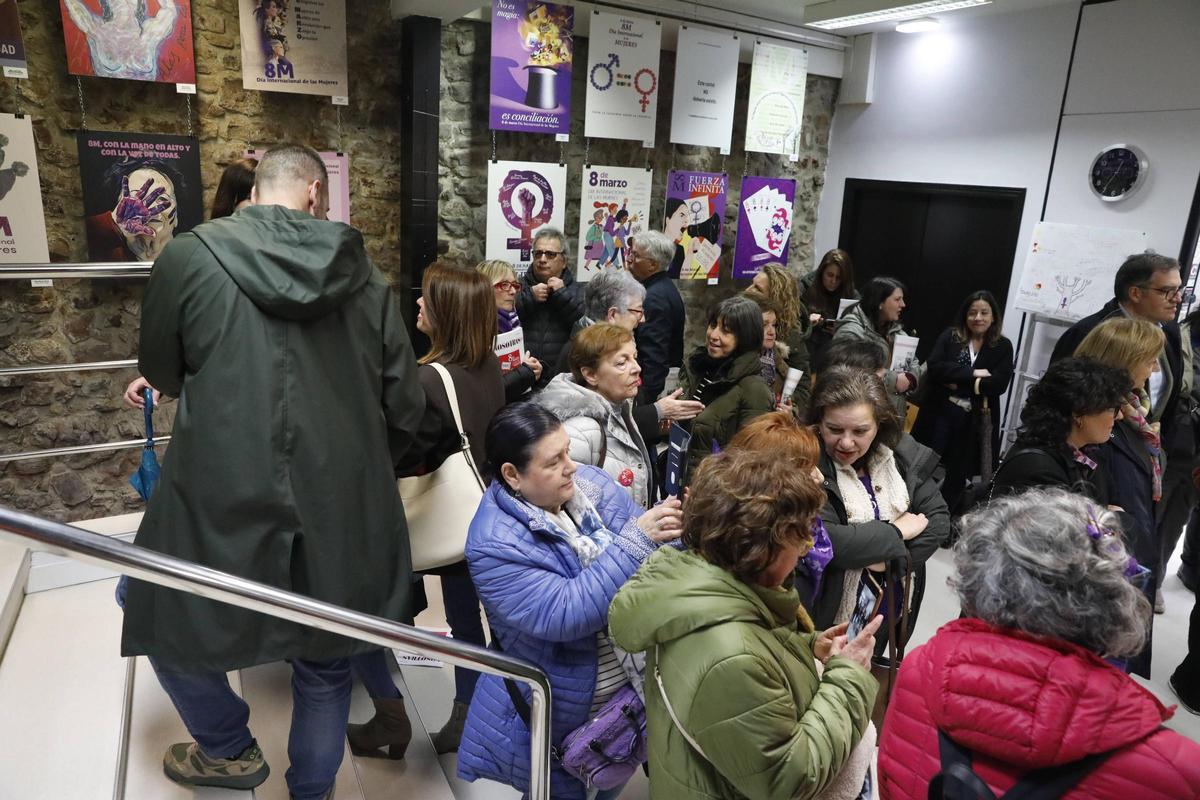 EN IMÁGENES: Así fue la jornada feminista por el 8M en Avilés