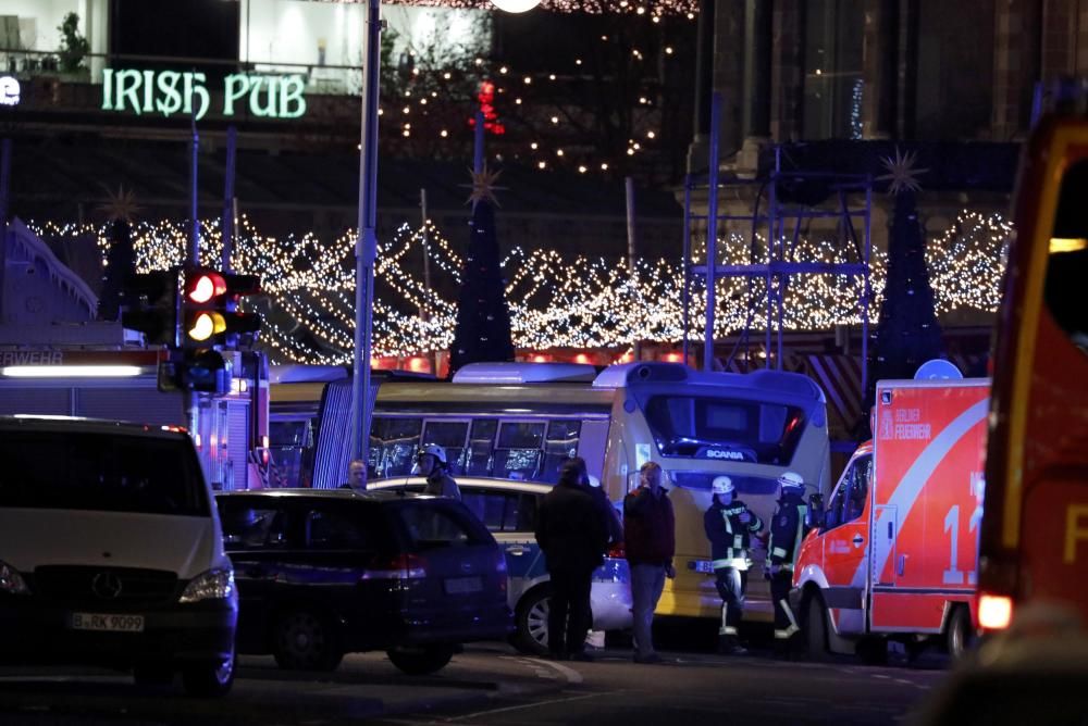 Un camió atropella diverses persones en un mercat