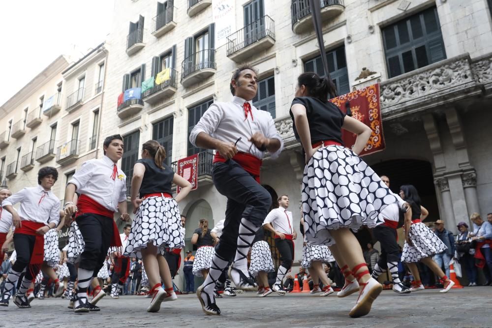 Ball de Gitanes de Montmeló a la plaça del Vi de Girona