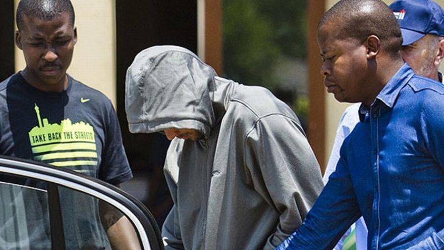 Oscar Pistorius declara ante el juez por el asesinato de su novia