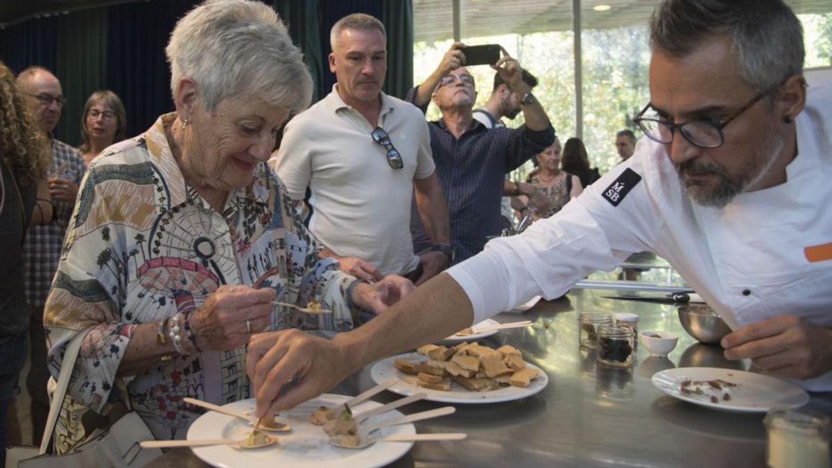 Ada Parellada ensenya a cuinar a baix cost