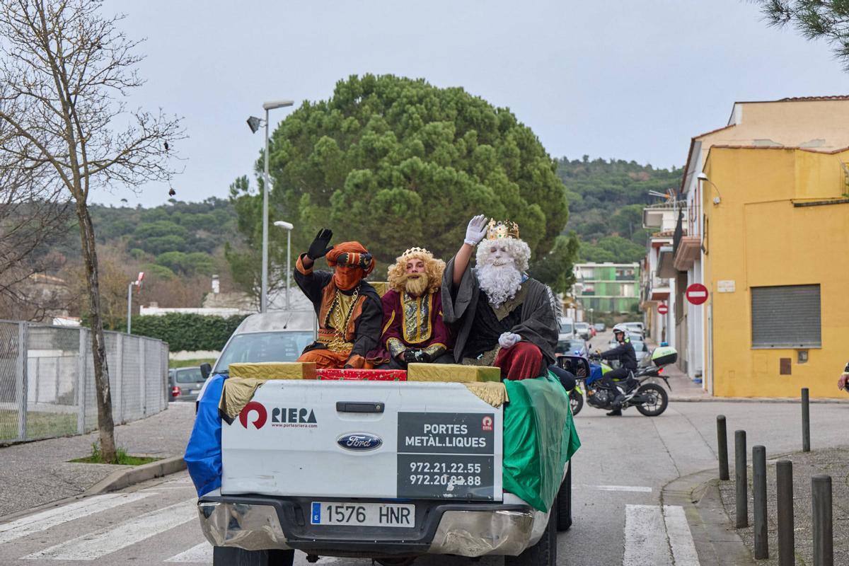 Les fotos del patges reials a Girona Est