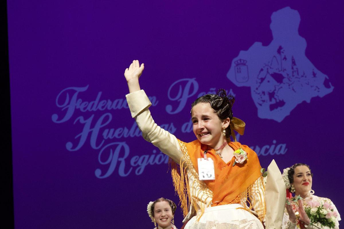 Alexia Montemayor Torres, la Reina Infantil, emocionada en la gala.