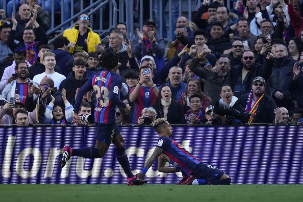 El Barça celebra un gol en el Camp Nou.