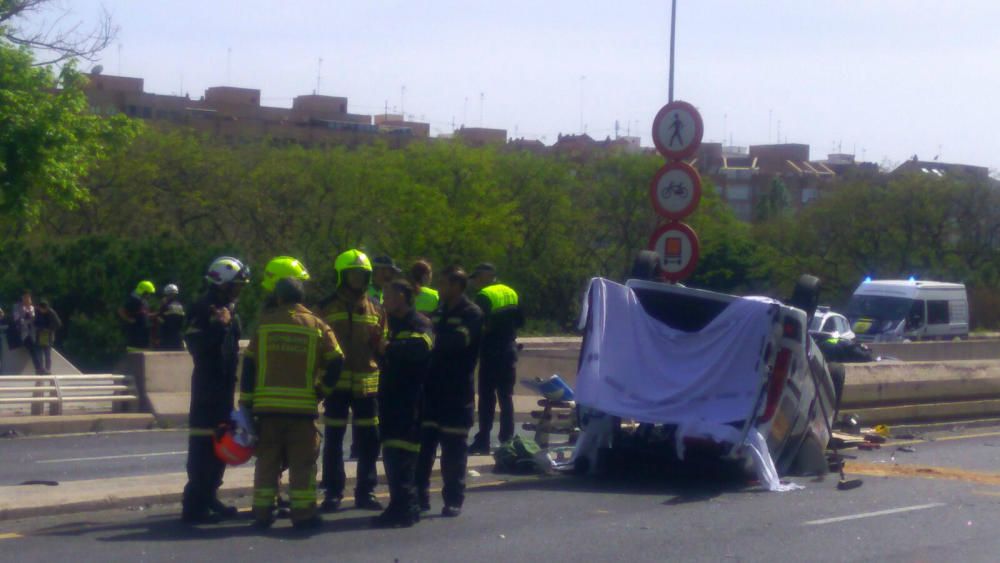 Una mujer muere en un aparatoso choque con un conductor ebrio en València