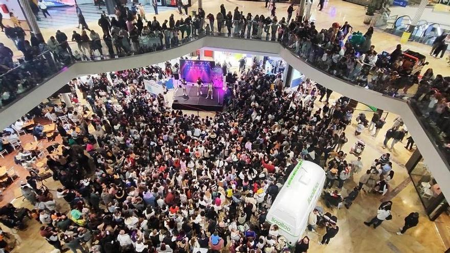 El fenómeno K-Pop desborda las expectativas en el Centro Comercial Rosaleda con un éxito multitudinario