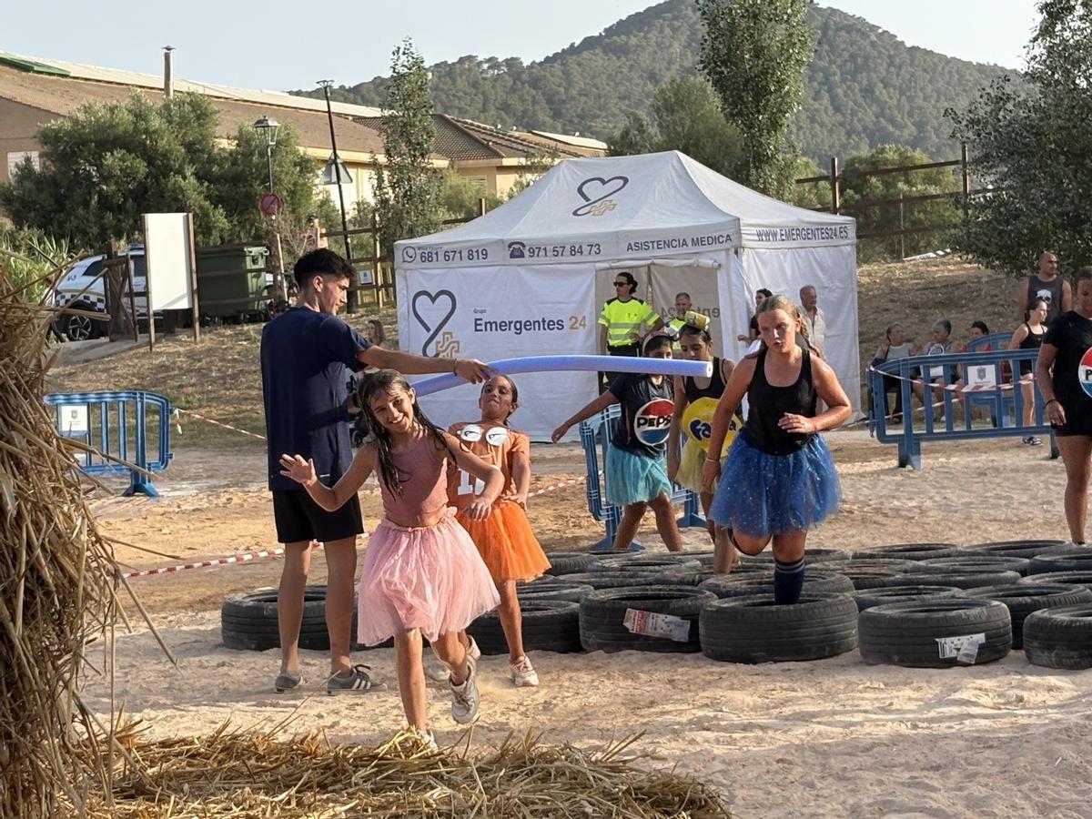 La Brutatló Kids reúne a 240 jóvenes en una tarde de deporte, barro y diversión en Andratx