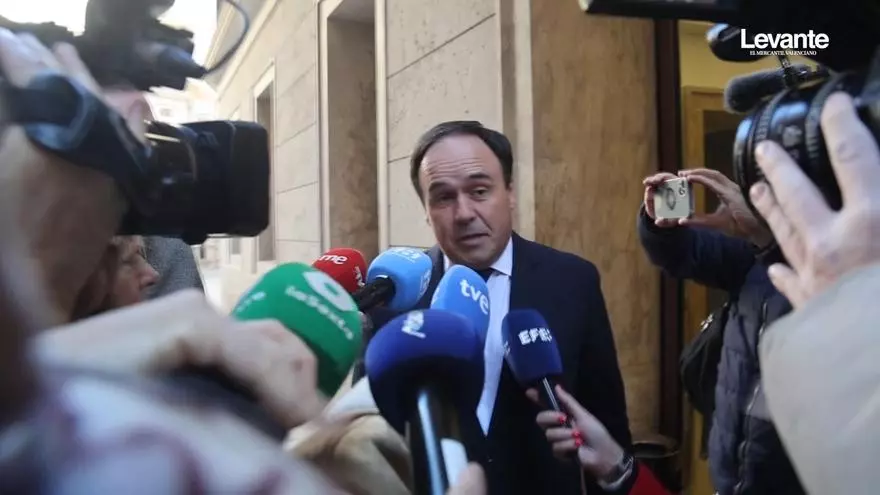 Juanfran Pérez Llorca llega al debate de investidura