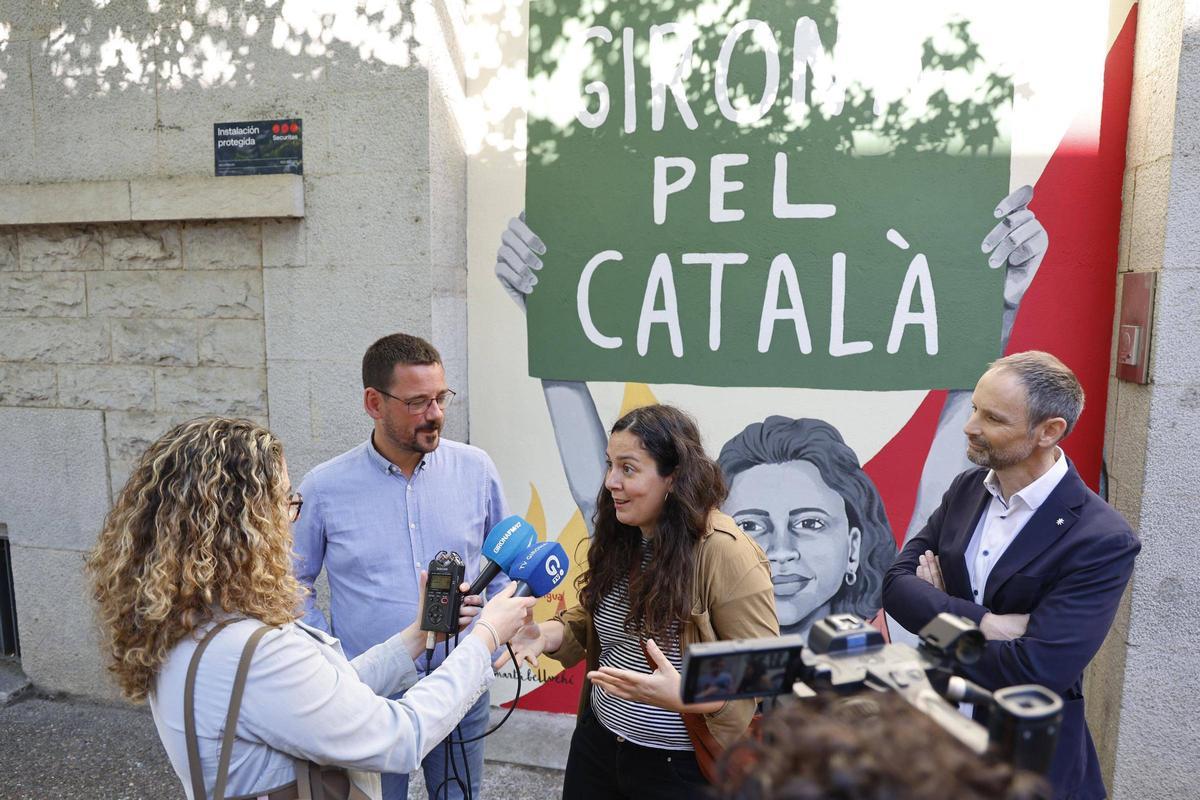 Les imatges del mural a favor del català a Girona de Marta Bellvehí