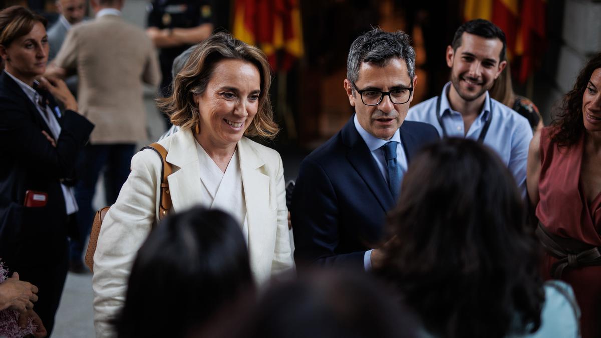 El ministro de la Presidencia, Félix Bolaños, y la secretaria general del PP, Cuca Gamarra.