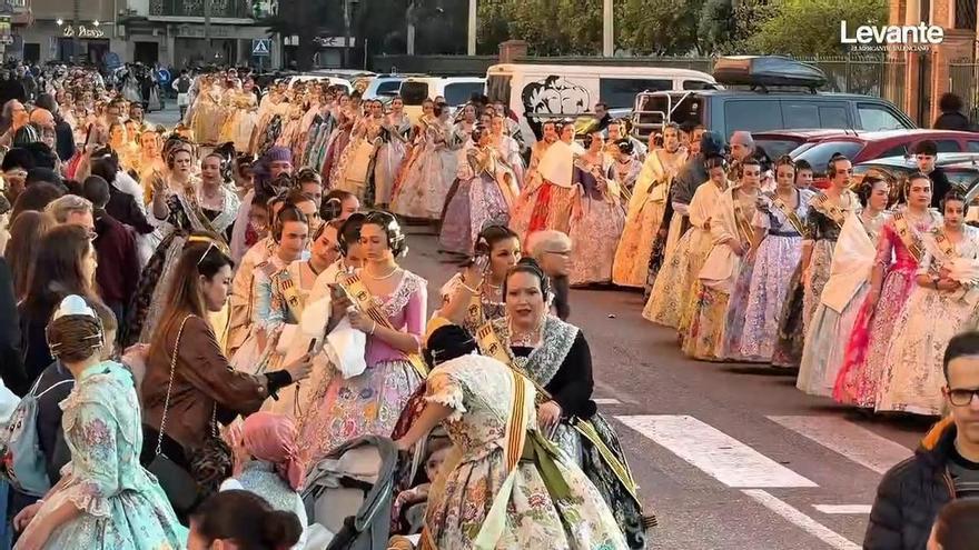 Miles de falleros visitan los monumentos del Port de Sagunt