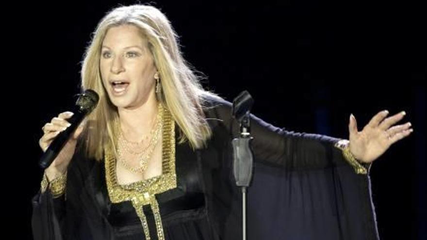 Barbra Streisand lanza un disco de duetos con actores como Jackman y Banderas