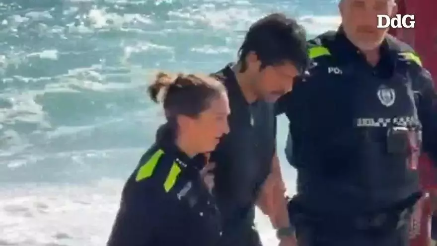 VÍDEO: Els cansament dels serveis d'emergències després d'el rescat d'una adolescent a Lloret de Mar